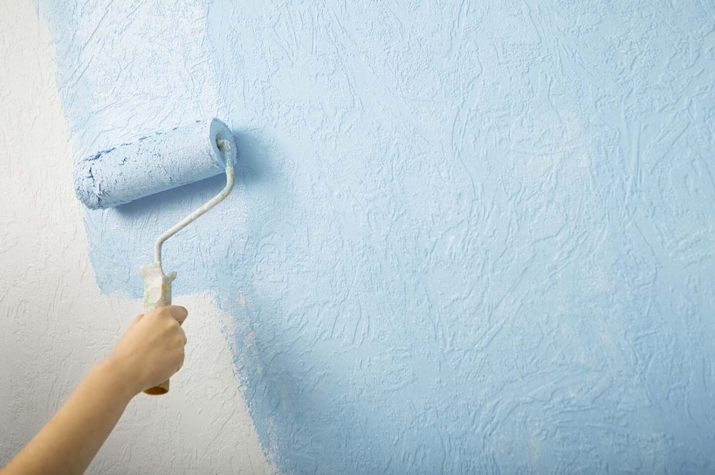 How to Check the Quality of a Paint Job in Real Estate