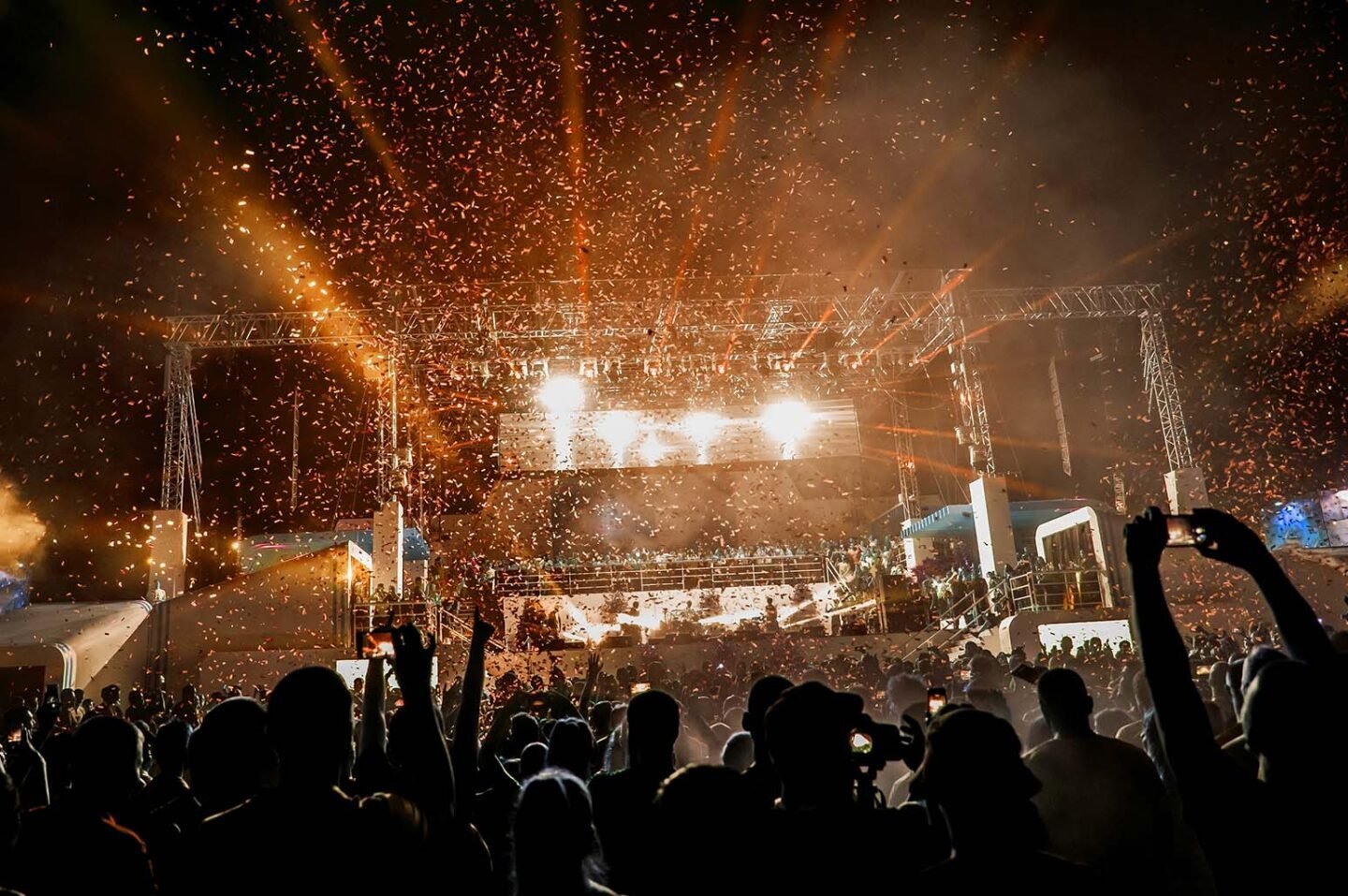 Five Elements of Stage Lighting – How To Light Your Place Adequately