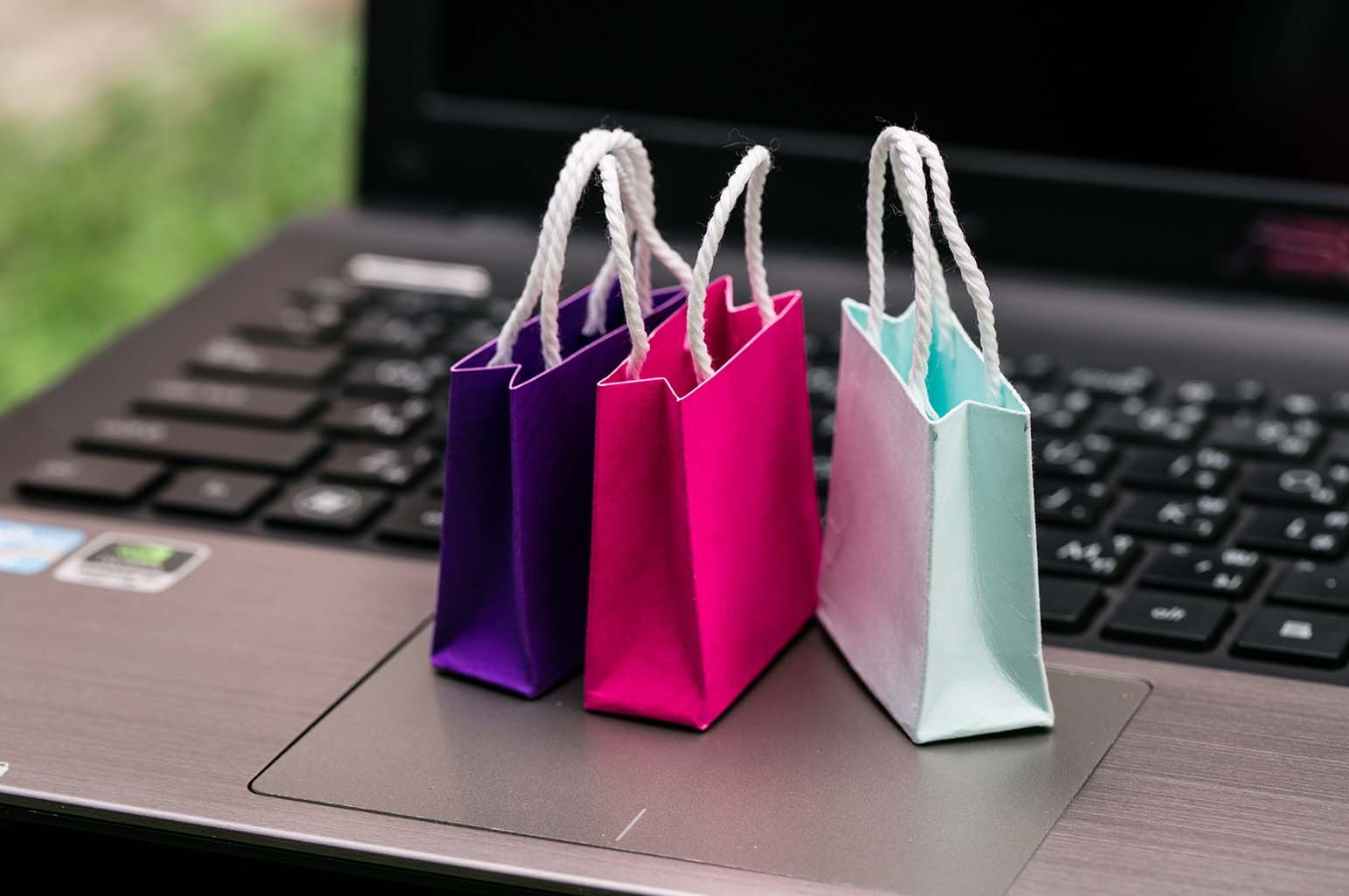 What Is Rokt Everything You Should Know about Rokt Ecommerce - AnnMarie John