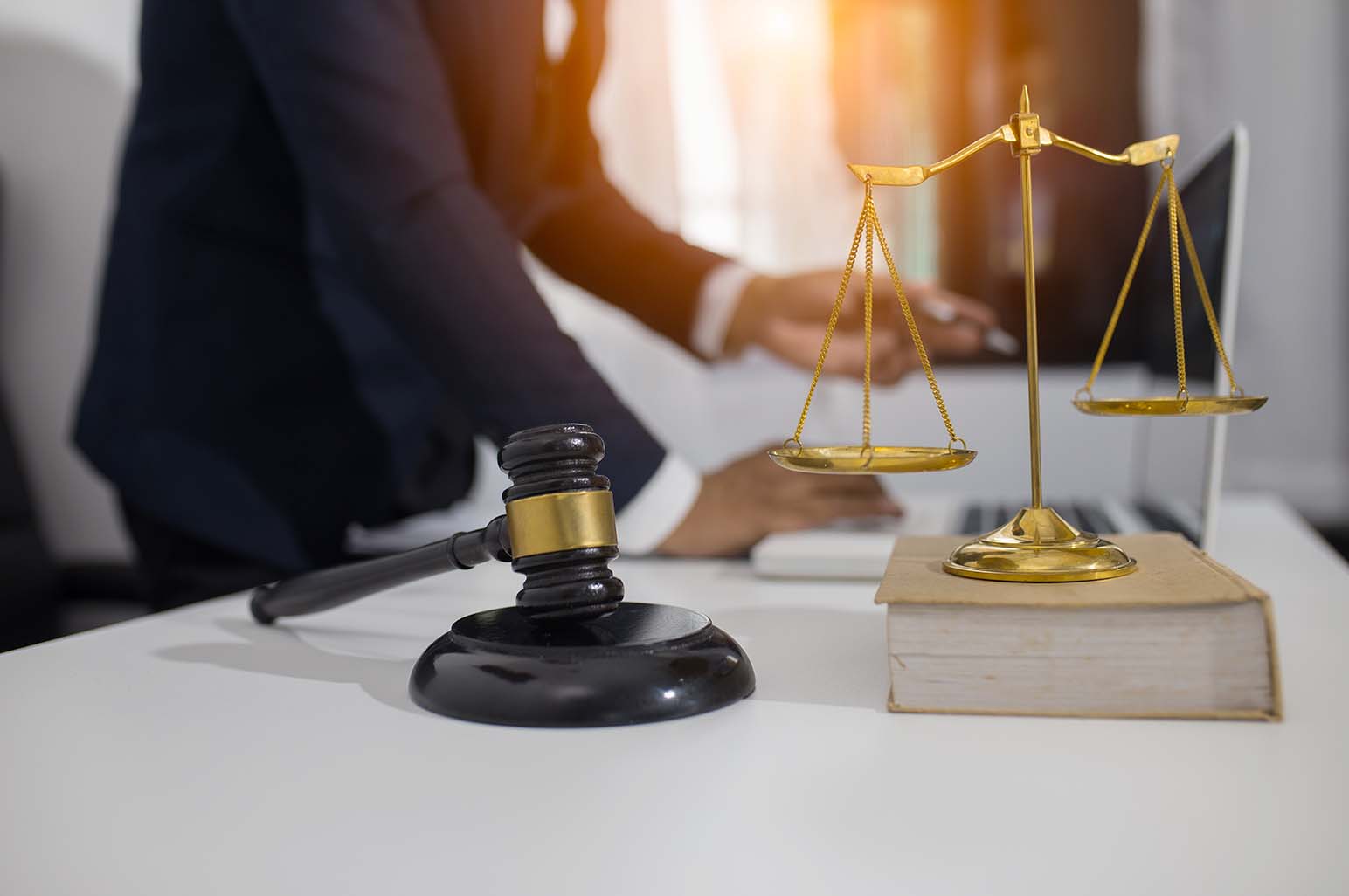 8 Red Flags to Watch Out for When Picking a Lawyer AnnMarie John