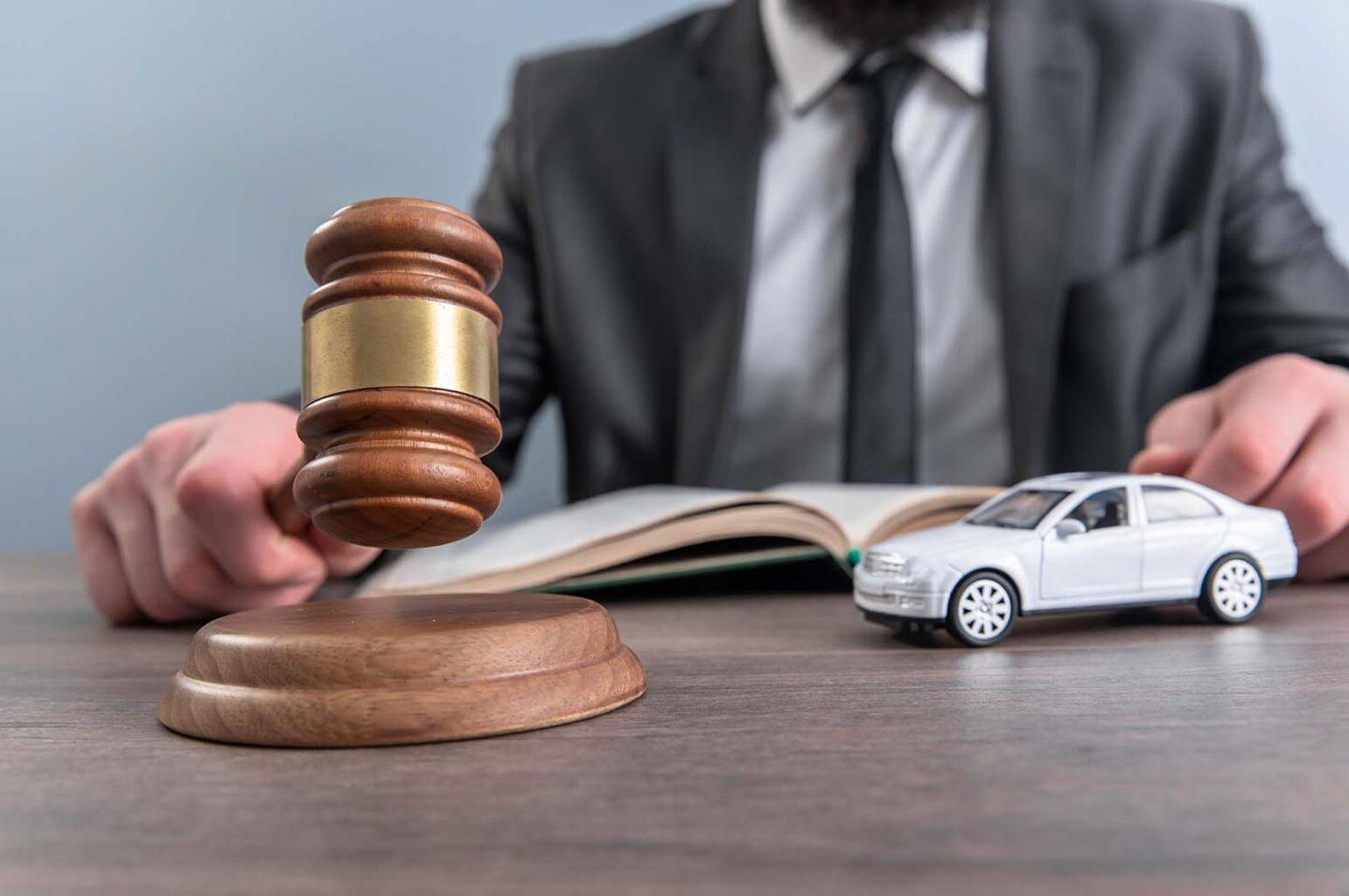 How To Choose the Right Lawyer for Car Accident Claims?